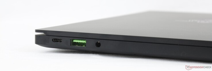 A sinistra: Thunderbolt 4, USB Type-A 3.1, 3.5 mm combo audio