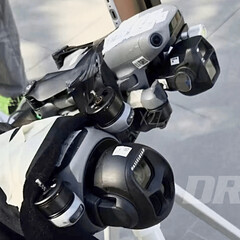 Il DJI Mavic 4 Pro accanto a un Air 3S. (Fonte immagine: via DroneXL & Jasper Ellens)