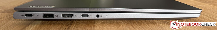 A sinistra: USB-C 3.2 Gen 2 (10 GBit/s, DisplayPort modalità ALT 1.4, Power Delivery), USB-A 3.2 Gen 1 (5 GBit/s, alimentato), HDMI 2.1, USB-C 3.2 Gen 2 (10 GBit/s, DisplayPort modalità ALT 1.4, Power Delivery), 3,5 mm stereo