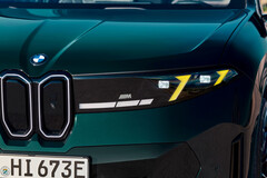Il modello M Performance BMW iX3 M60 completamente elettrico eroga 604 CV e offre un'autonomia WLTP fino a 469 miglia