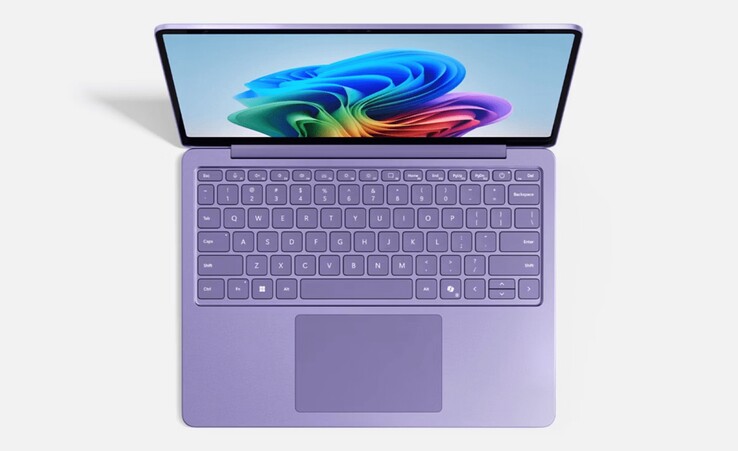 Il Microsoft Surface Laptop sarà nuovamente offerto con un display da 13 o 15 pollici.