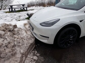 Nessun sensore per rilevare quel mucchio di neve (immagine: Tech &amp; Tesla Sweden/YouTube)