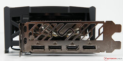 Le porte esterne della Sapphire Nitro+ Radeon RX 6750 XT