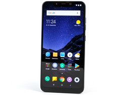 Recensione dello Xiaomi Pocophone F1. Modello di test fornito da Cyberport.