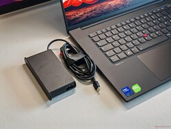 adattatore di alimentazione da 140 watt