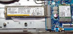 Spazio per un secondo SSD e il modulo WLAN può essere sostituito