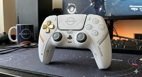 Un controller wireless DualSense - Starfield Limited Edition progettato da Gemini.