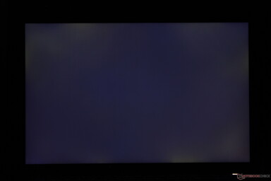 Luce: moderata perdita di luminosità irregolare lungo i bordi