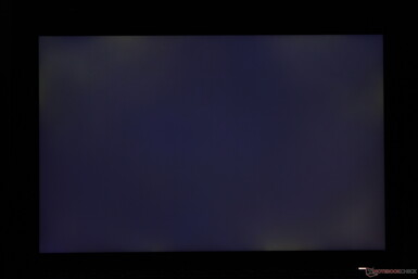 Luce: moderata perdita di luminosità irregolare lungo i bordi