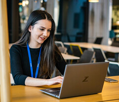 Una nuova legge UE tasserà i rifiuti digitali per soddisfare le crescenti richieste energetiche dei centri dati AI