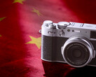 Sembra che FUjifilm possa produrre la X100VI in Cina per far fronte all'elevata domanda. (Fonte immagine: Fujifilm / Unsplash - modificato)