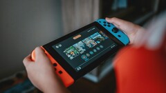 Un'immagine della console Nintendo Switch in uso