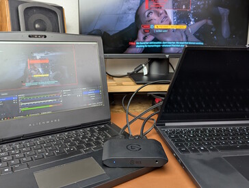 Il display interno del computer portatile è collegato a quello esterno, ma non è stato modificato