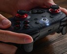 L'8BitDo Ultimate 2C Bluetooth è ora disponibile nel colore nero traslucido. (Fonte: 8BitDo)