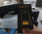 Alcatel V3 Ultra sarà dotato di uno stilo come Galaxy S25 Ultra di Samsung. (Fonte: Madhav Sheth)