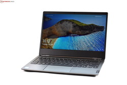 Recensione del computer portatile Lenovo ThinkBook 13s-IWL. Dispositivo di test gentilmente fornito da CampusPoint.