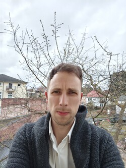 Selfie con la fotocamera da 32 MP