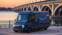 I primi camion elettrici per le consegne di Amazon arrivano sulle strade (immagine: Rivian)