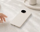 Lo Sharp Aquos Wish 6 presenta un design insolito con un modulo fotocamera di forma rotonda.