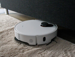 Xiaomi Robot Vacuum 5 Pro non vuole andare sotto il letto. (Fonte: Daniel Schmidt)