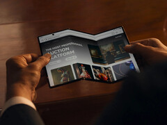 Huawei dovrebbe sostituire il Mate XT, nella foto, in meno di due mesi. (Fonte: Huawei)