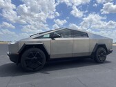 Elon Musk ha fatto un'anticipazione sui social media di un candidato alla produzione finale del famigerato Tesla Cybertruck, in vista della data di lancio ufficiale. (Fonte: Elon Musk su X)