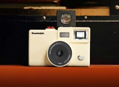 Rewindpix è stato progettato per combinare la sensazione di una fotocamera analogica usa e getta con la comodità del digitale.