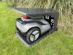 TerraMow V1000 nel suo garage