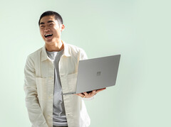 Il Surface Laptop Go 2 dovrebbe offrire circa il 20% di prestazioni in più rispetto al suo predecessore, ma con un prezzo superiore di 50 dollari. (Fonte: Microsoft)