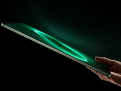 Il Pad 9 Pro ha uno spessore di soli 5,8 mm. Nella foto: un’immagine promozionale che ne illustra il design sottile.