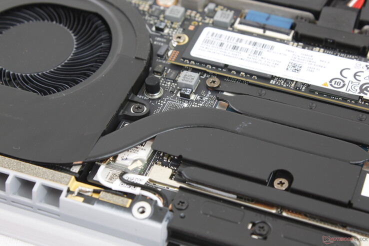 Modulo WLAN non rimovibile, sotto il tubo di calore in rame