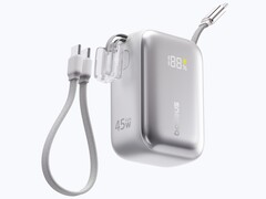 La versione da 20.000 mAh dispone di due cavi USB-C integrati, proprio come il modello da 10.000 mAh.