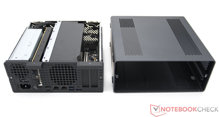 Minisforum MS-02 Ultra aperto