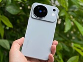 Si prevede che il vivo X500 sia dotato di una batteria da 7500 mAh e del chipset Dimensity 9600M (nella foto: il vivo X500)