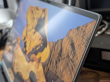 Pannello IPS di alta qualità con un ottimo rapporto di contrasto, nonostante appartenga alla configurazione base