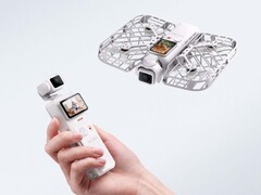 Il Versa è sia una videocamera con gimbal che un drone
