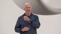 Rick Osterloh indossa il prossimo Pixel Watch. (Fonte immagine: Google)