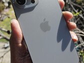 Troppo caldo per essere gestito? L'iPhone 15 Pro Max. (Fonte: Notebookcheck)