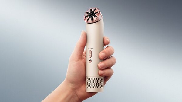 Dyson HushJet Mini Cool ha una durata della batteria fino a 6 ore.