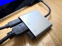 L'hub USB-C a 3 porte di EZQuest è uno degli adattatori più utili disponibili a soli 30 dollari