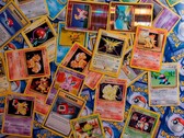 Per comprare carte collezionabili Pokémon, non c'è nemmeno bisogno di entrare nel negozio perché c'è un distributore automatico integrato nella facciata del negozio (Immagine: Thimo Pedersen)