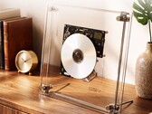 Il lettore CD Syitren RM1 espone i CD nella sua custodia trasparente.