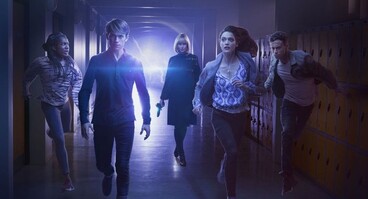 Class ha cercato di fondere il dramma YA con la tradizione Whoviana; nonostante alcune idee forti e il cameo di Capaldi, alla fine si è perso nel tempo e nello spazio.