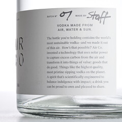AIR Vodka con etichette biodegradabili