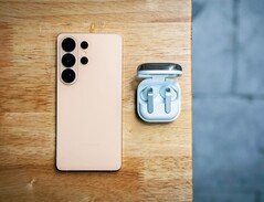 Il successore del Samsung Galaxy S26 Ultra, qui raffigurato, riceverà un nuovo modulo fotocamera.
