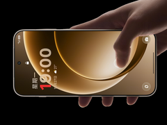 Il display di OnePlus 15.