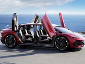 Oltre a un design molto aerodinamico, la berlina sportiva elettrica di Aehra è dotata di porte a farfalla (Immagine: Aehra)
