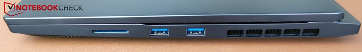 A destra: Lettore SD, 2x USB-A (5 Gb/s)