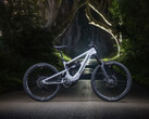 La Nukeproof Megawatt Carbon è una bici da enduro elettrica aggressiva, dotata della nuova piattaforma eMTB di SRAM. (Fonte: Nukeproof)