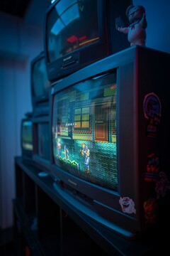 Un salto nel passato con console vintage e vibrazioni retrò - un riflesso della nostalgia esplorata negli eventi pop-up di gioco retrò in Connecticut (Nota: questa è un'immagine illustrativa, non proviene dagli eventi stessi) (Fonte immagine: Ivan Rudoy/Unsplash)